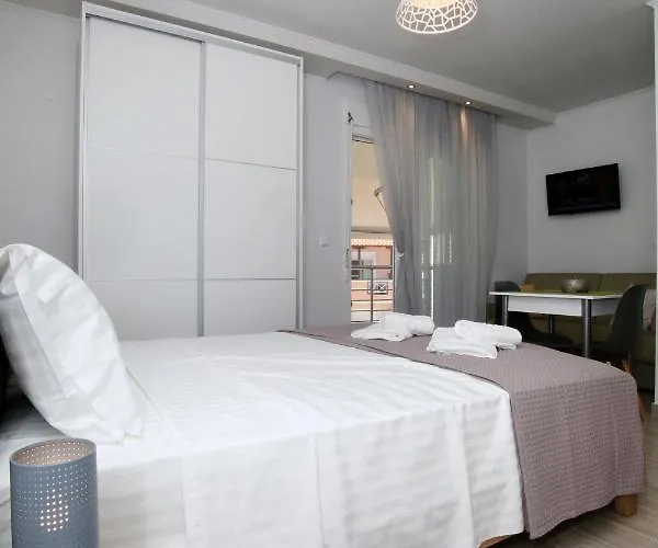 Aparthotel Sunsetperamos 3*